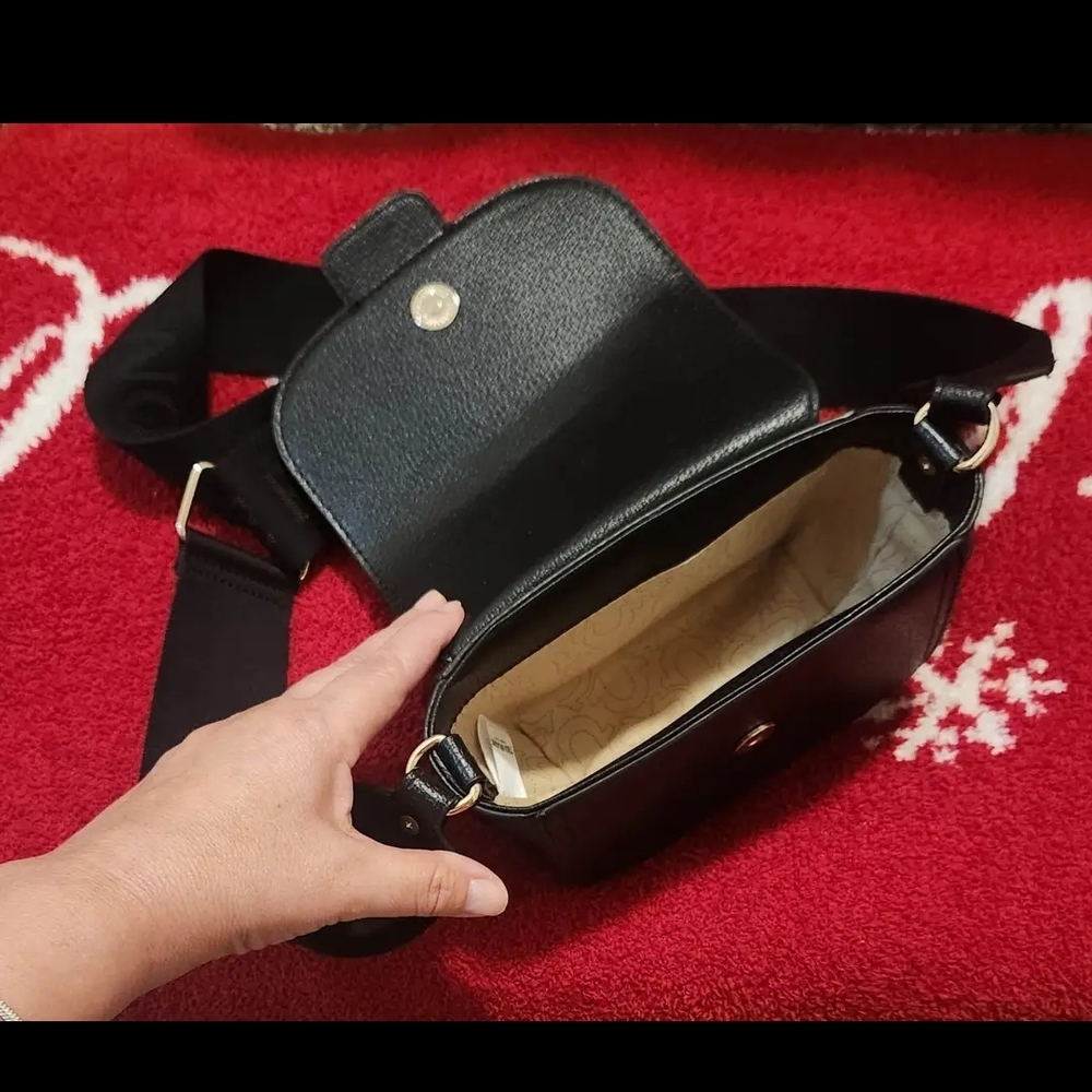 True Religion Black Crossbody Bag with Gold Accent-EUC - Picture 7 of 9